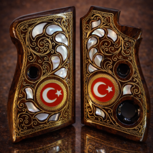 Düğmeli Beretta 7.65 mm mod 70 tek düğmeli ahşap kabze